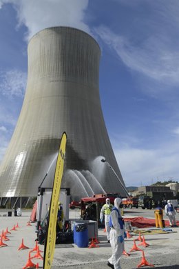     Militares de la Unidad Militar de Emergencias (UME) han realizado ejercicios de formación en emergencias nucleares en las centrales de Ascó y Vandellós II, ha informado este jueves la Asociación Nuclear Ascó-Vandellós II en un comunicado