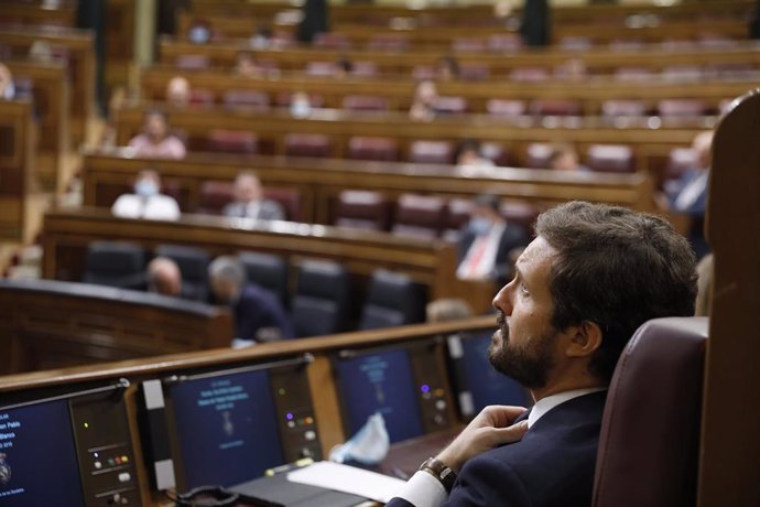 El presidente del Partido Popular, Pablo Casado, durante la primera sesión de control al Gobierno en el Congreso de los Diputados tras el estado de alarma, en Madrid (España), a 24 de junio de 2020. 