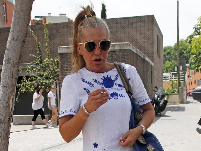 Belen Esteban, durante una jornada de gestiones por las calles de la capital