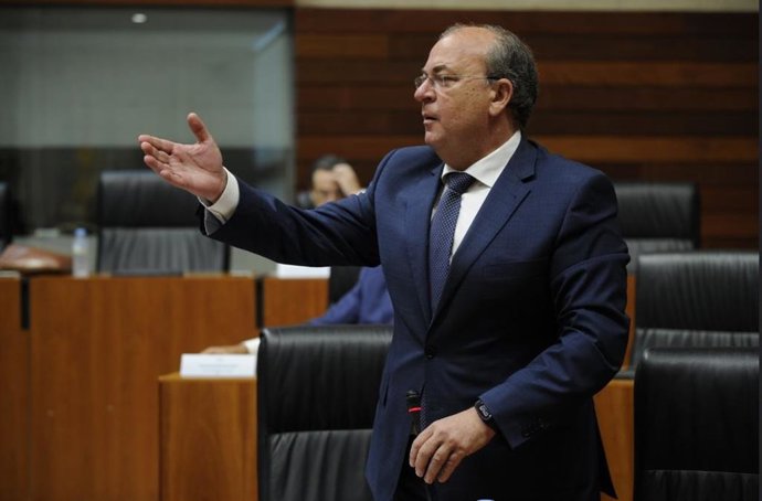 El presidente del PP de Extremadura, José Antonio Monago, en el pleno de la Asamblea de Extremadura