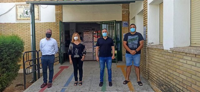 Visita del delegado al IES Hermanos Rivilla.