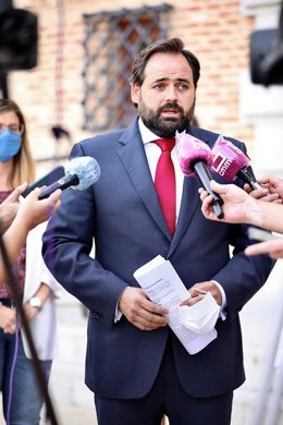 El presidente del PP de Castilla-La Mancha, Paco Núñez, en declaraciones a los medios