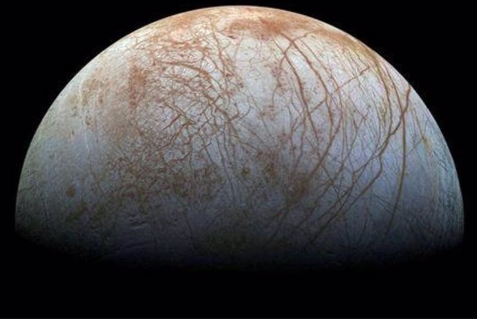 Más evidencia de que el océano interior de la luna Europa sea habitable