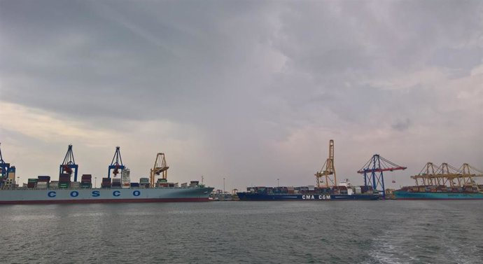 Contenedores en el puerto de Valncia