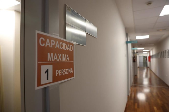 Puerta de un despacho del Centro de Biología Molecular Severo Ochoa en el Campus de Cantoblanco de la Universidad Autónoma