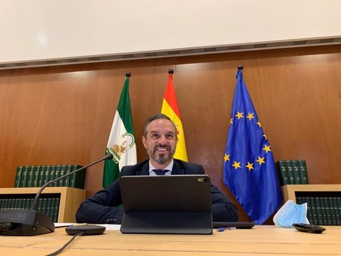 El consejero de Hacienda, Juan Bravo, este jueves durante su participación en un encuentro digital.