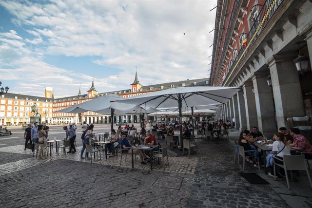 Terrazas abiertas en la céntrica Plaza Mayor 