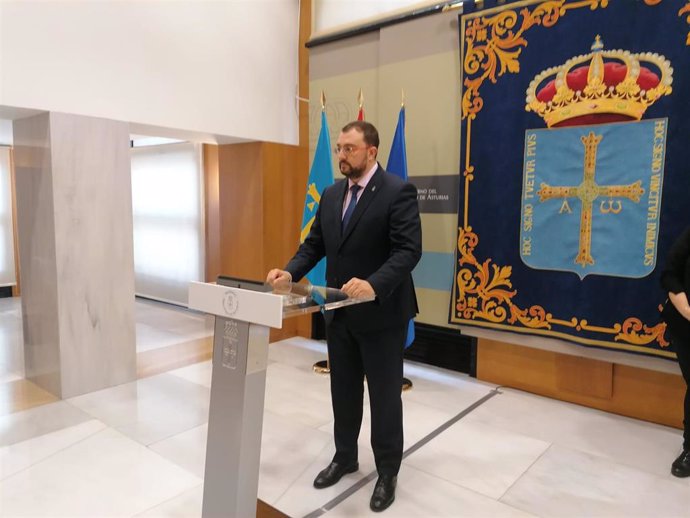 El presidente del Principado, Adrián Barbón, en rueda de prensa.