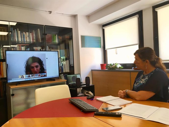 Un instante de la reunión entre representantes del Govern y la Felib.