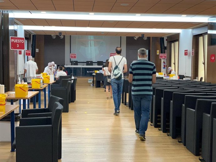 Farmacéuticos madrileños se someten a un test de seroprevalencia