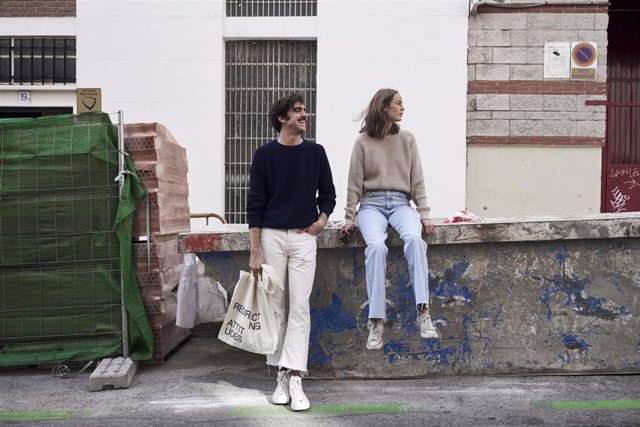 Imágen de campaña de RRROAD, la marca madrileña de moda circular
