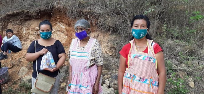 Mujeres en Guatemala con mascarillas de Manos Unidas