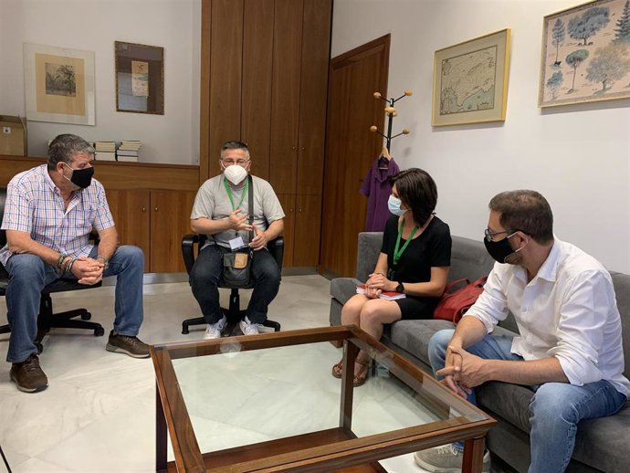 Reunión entre representantes de Adelante Andalucía y delegados sindicales de CCOO Ferrovial.