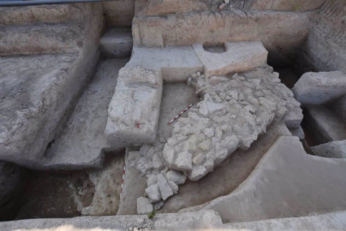 Conjunto estructural calcolítico descubierto en Valencina con motivo del proyecto de la nueva biblioteca