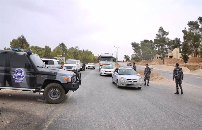 Puesto de control de las fuerza de seguridad libias en Tarhunah