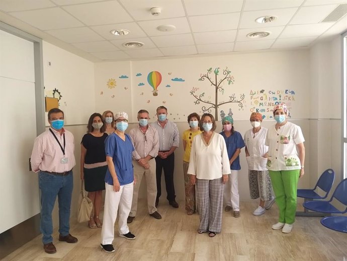 La delegada territorial de Salud y Familias en Sevilla, Regina Serrano, visita la Unidad de Atención Infantil Temprana de la provincia