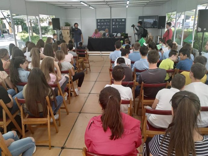 Alumnos participan en un maratón de lectura en Granada en 2019