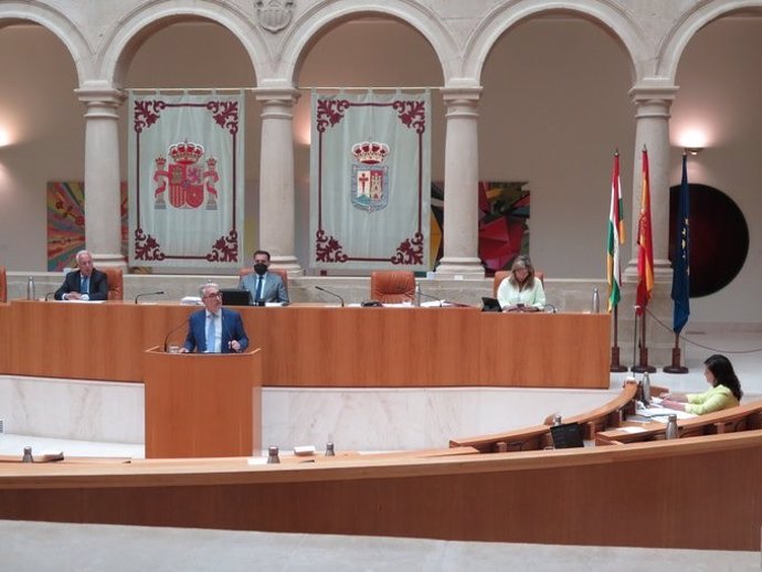 El portavoz del Grupo Parlamentario Popular, Jesús Ángel Garrido, en la segunda sesión del Debate sobre el Estado de la Región