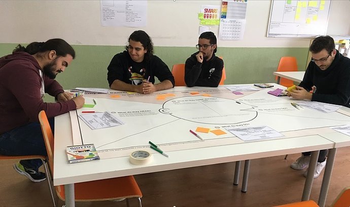 Un instituto de Guadalajara, entre los finalistas de los premios LIBERA Makers c