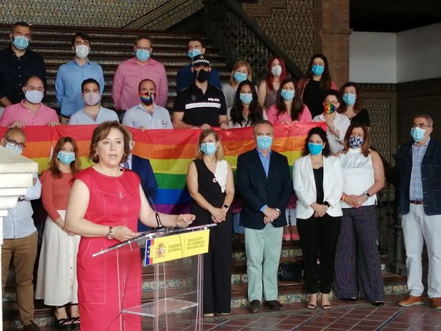 Sandra García ha presidido el acto de lectura de la Declaración institucional del Día Nacional del Orgullo Lgtbi