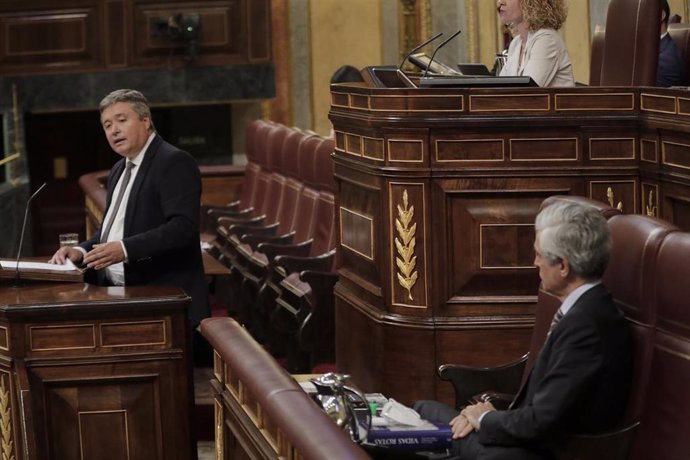 El portavoz de Justicia del Grupo Popular en el Congreso, Luis Santamaría, durante el pleno celebrado en el Congreso. En Madrid, (España), a 10 de junio de 2020.