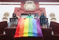 Susana Díaz acusa a la Junta de tener "paralizada" la Ley andaluza Lgtbi y teme que sea por su "pacto oscuro" con Vox