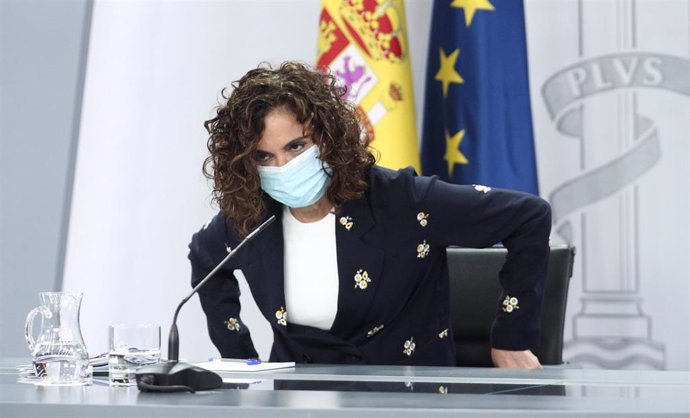 La ministra portavoz y de Hacienda, María Jesús Montero, a su llegada a la rueda de prensa tras la celebración de un Consejo de Ministros extraordinario, en Moncloa, Madrid (España), a 26 de junio de 2020.