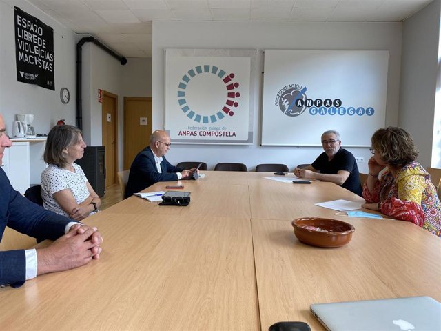 Marea Galeguista demanda que la inversión en educación llegue al 7 del