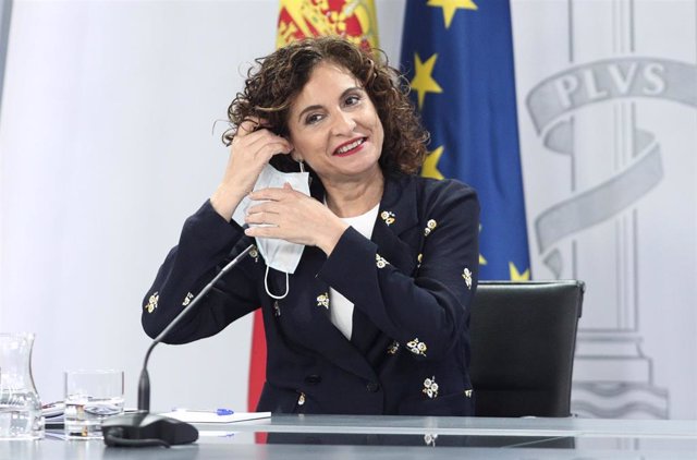 La ministra portavoz y de Hacienda, María Jesús Montero, a su llegada a la rueda de prensa tras la celebración de un Consejo de Ministros extraordinario, en Moncloa, Madrid (España), a 26 de junio de 2020.