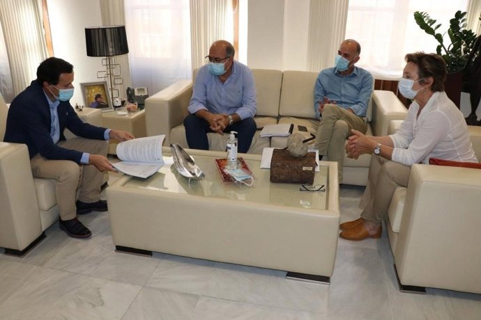 La Junta instalará 63 puestos para la pesca deportiva en la Charca La Encomienda