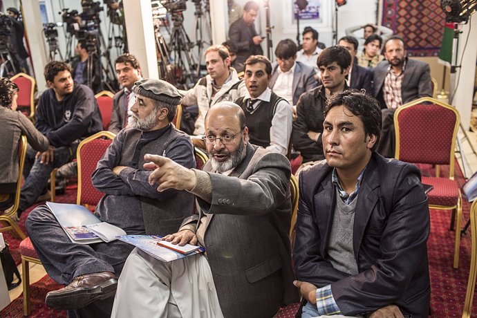 Periodistas afganos en rueda de prensa