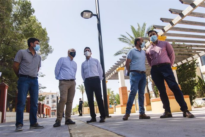 Óscar Liria Diputado de Fomento visita las mejoras de Eficiencia Energética en Huércal-Overa junto al alcalde Domingo Fernández