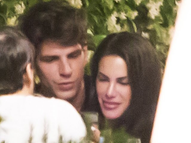 Carla Barber y Diego Matamoros durante una cena con amigos