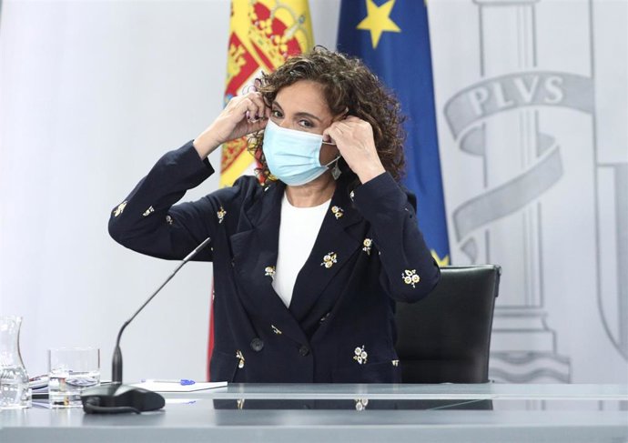 La ministra portavoz y de Hacienda, María Jesús Montero, a su llegada a la rueda de prensa tras la celebración de un Consejo de Ministros extraordinario, en Moncloa, Madrid (España), a 26 de junio de 2020.