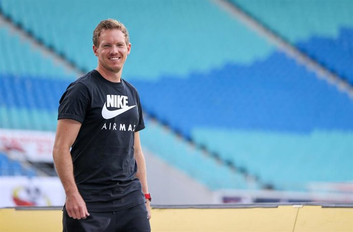 Julian Nagelsmann antes de un partido de la Bundesliga en el Red Bull Arena de Leipzig