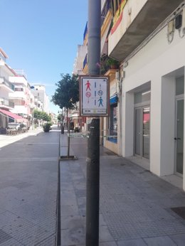 Señales en la calle Ancha de Punta Umbría (Huelva)