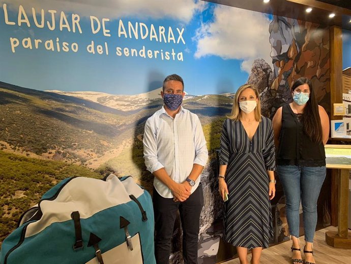 La delegada de la Junta en Almería visita Laujar de Andarax