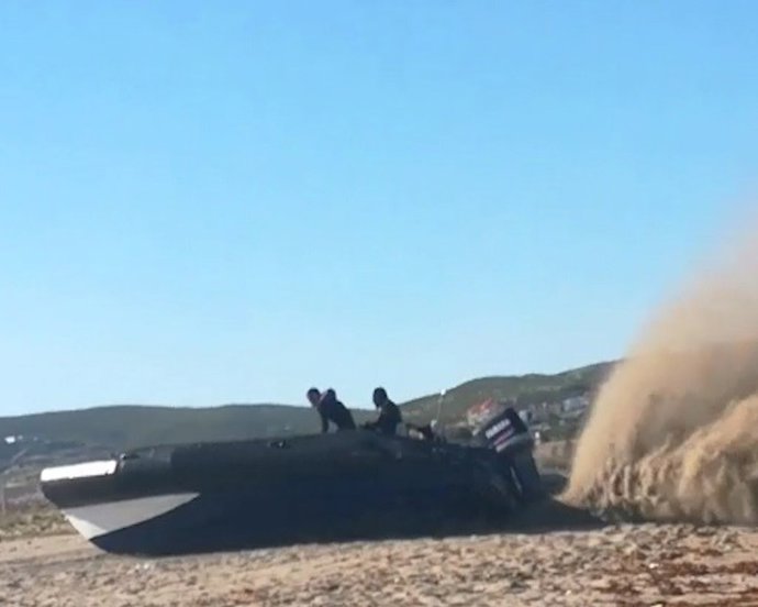 'Narcolancha' En Una Playa De Cádiz