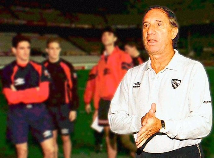 Carlos Bilardo con el Sevilla