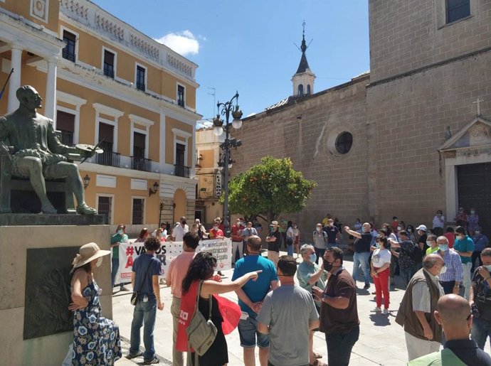 Concentración en Badajoz para exigir responsabilidad a los políticos