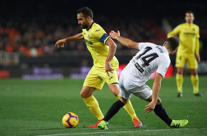 Fútbol/Primera.- (Previa) El Valencia busca asaltar la zona europea en el derbi 