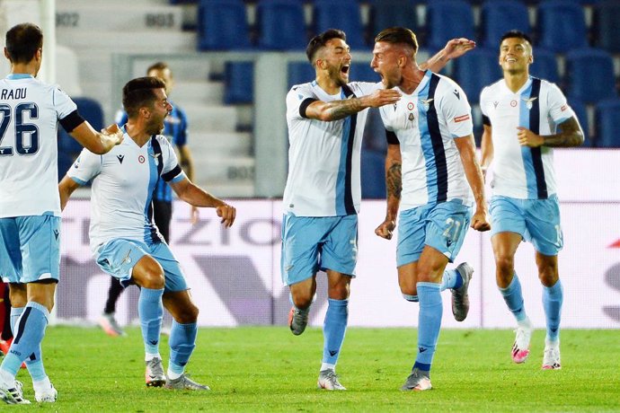 Fútbol/Calcio.- (Crónica) La Lazio aprieta a la Juventus gracias a un gol de Lui