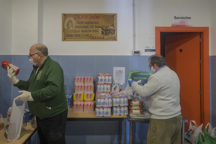 Comida para familias vulnerables en una imagen de archivo.