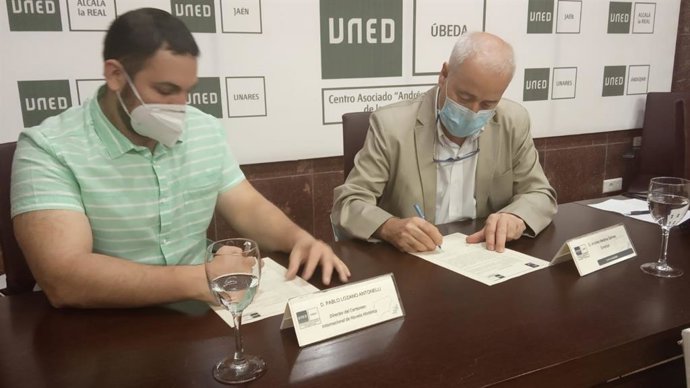Renovación del convenio de la UNED con el Certamen de Novela Histórica 'Ciudad de Úbeda'