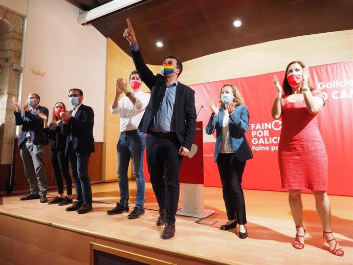 Mitin del PSdeG en Betanzos (A Coruña) con Gonzalo Caballero y Nadia Calviño