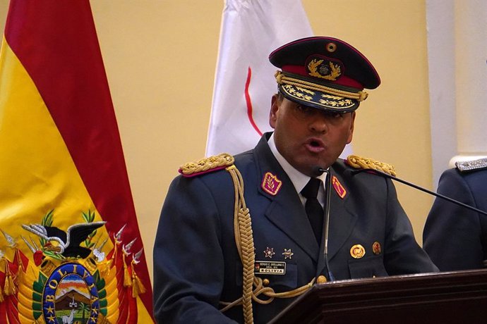 El jefe del Estado Mayor de las Fuerzas Armadas de Bolivia, el general Sergio Carlos Orellana