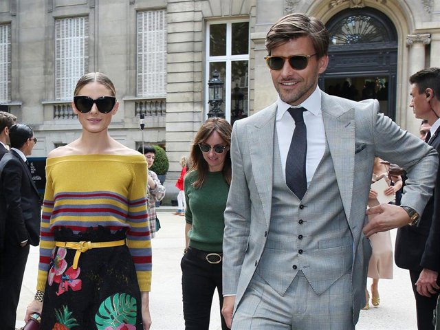 Olivia Palermo y Johannes Huebl, a su llegada a un desfile de la Semana de la moda de París