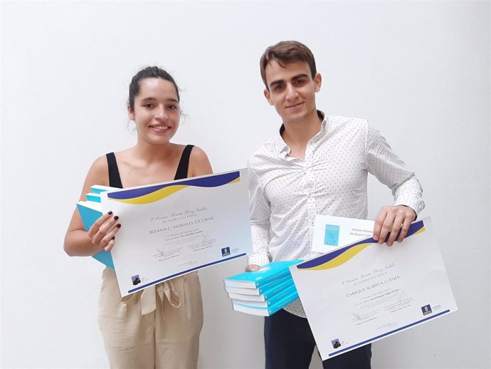 Iryana C. Morales y Enrique Subiales, ganadores de la primera edición del Premio Benito Pérez Galdós de Narrativa Joven