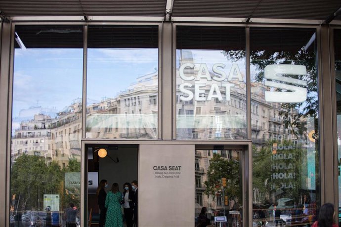 Entrada a la Casa Seat durante su inauguración institucional en la que la empresa automovilística ha presentado sus últimas novedades de movilidad urbana, en Barcelona, Catalunya (España), a 16 de junio de 2020.