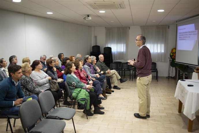 Encuentro de socios y colaboradores de la Asociación Almanjáyar en Familia, en imagen de archivo